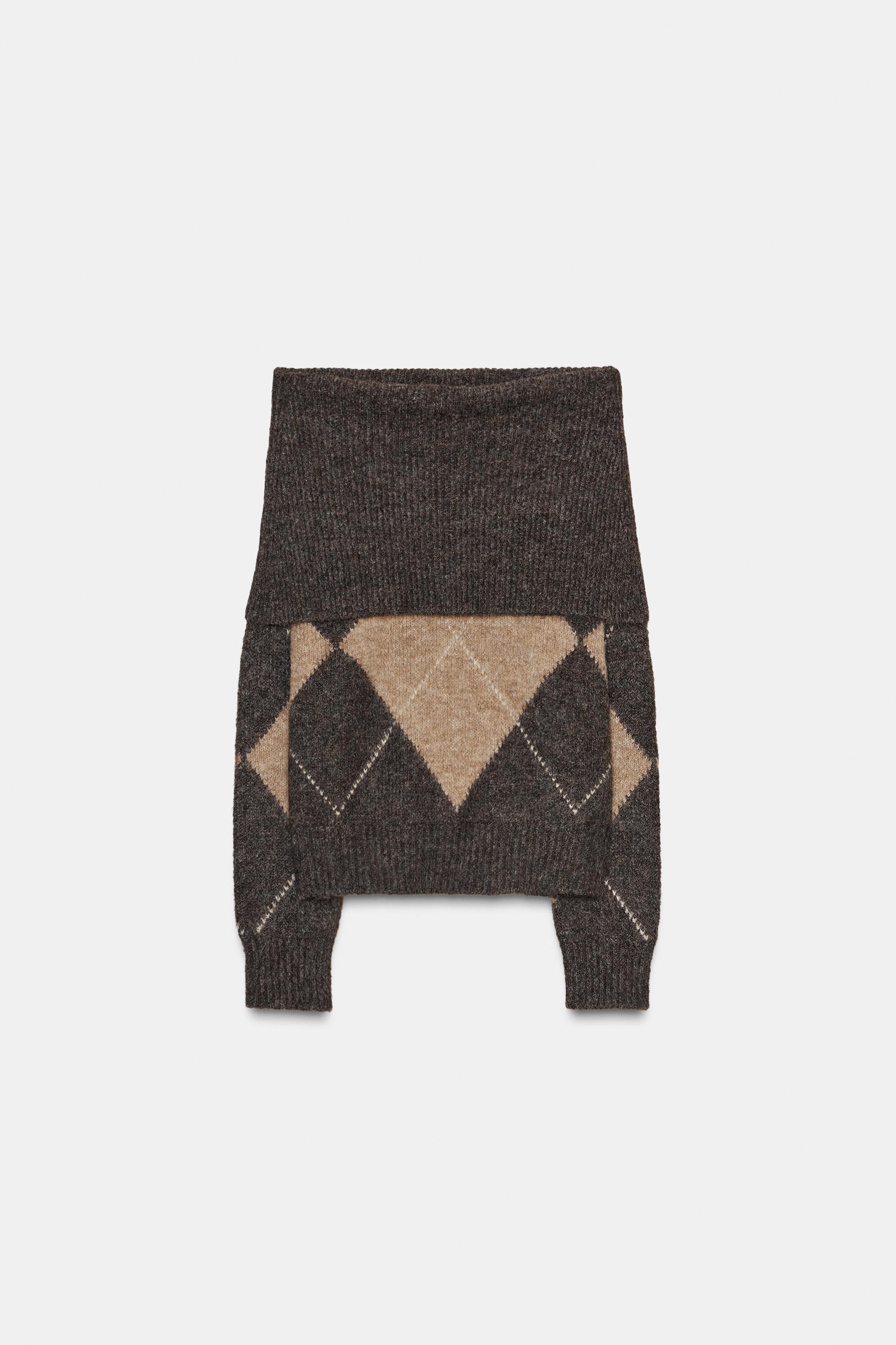ARGYLE OFF-THE-SHOULDER KNIT SWEATER